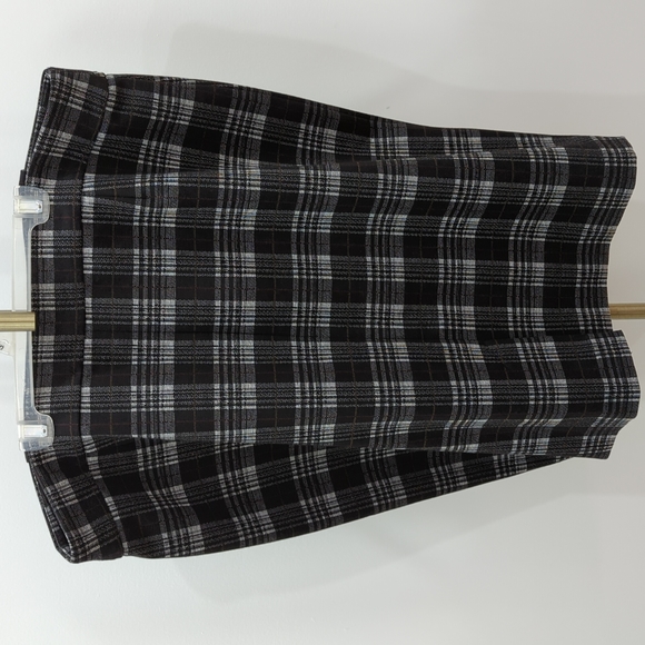 Anne Klein Plaid Skirt - Picture 2 of 3